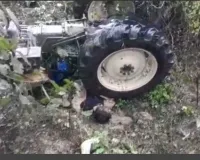 सीतापुर में ट्रैक्टर ट्राली के नीचे दबकर एक युवक की मौत