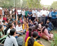 छात्रवृत्ति समस्या को लेकर कृषि विश्वविद्यालय के छात्र-छात्राओं ने फिर काटा हंगामा 