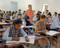 Kushinagar : स्नातक परीक्षा में नकल करते धाराएं दो परीक्षार्थी हुए रिस्टिकेट
