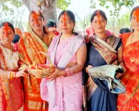 बरकट्ठा प्रखंड क्षेत्र में सुहागिनो ने किया वट सावित्री की पूजा, पति की लंबी उम्र के लिए किया कामना
