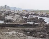 खड्डा : बेलगाम है खनन माफिया धड़ल्ले से कर रहे रेत का गोरखधंधा