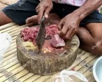 कुशीनगर : बाजारों में बेची जा रही बूढ़ी बीमार बकरी मांस, स्वास्थ्य विभाग मौन 