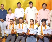 डी0ए0वी0 इंटर कॉलेज ने किया पुरस्कार वितरण कार्यक्रम का आयोजन।