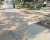 चंदनपुर-अयोध्या मार्ग की हालत बदतर, गड्ढों में तब्दील हुई सड़क- गड्ढामुक्त सड़क का दावा हुआ फेल