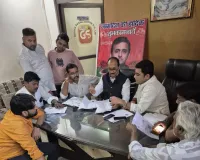 एस आई आर का आज तीसरा दिन, सपा बी एल ए प्रहरी उड़न दस्ता का आंकलन बीएलओ द्वारा परिवारों को दो फॉर्म नहीं दिए जा रहे