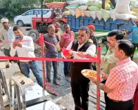 धान क्रय केंद्र अमेठी का जिलाधिकारी ने किया स्थलीय निरीक्षण