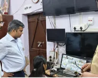 जिलाधिकारी ने पुलिस विभाग की लिखित परीक्षा को  सम्पन्न कराये जाने के लिए परीक्षा केन्द्रों का किया औचक निरीक्षण।