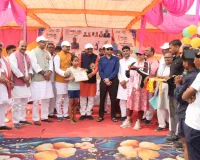 जिला स्पोर्टस स्टेडियम में राज्यसभा सांसद अमरपाल मौर्य ने सांसद खेल उत्सव का किया शुभारम्भ