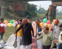 मत्स्यमंत्री संजय निषादने प्रधानमंत्री मत्स्य संपदा योजनान्तर्गत रीवर रैचिंग के तहत रोहू नैन, भाकुर मछली का 2 लाख बीज अमहट घाट नदी में डाला- संजय निषाद 