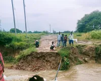 पूर्व सांसद प्रत्याशी युगल किशोर शुक्ल एडवोकेट ने किया पुल निर्माण की माँग
