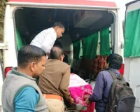 अज्ञात ट्रक की टक्कर से महिला की मौत, पति गंभीर