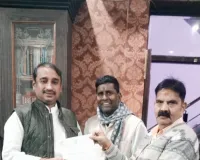 विधायक फुलपुर को रीवांचल एक्सप्रेस रुकवाने को दिया ज्ञापन  