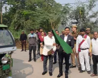 पुरुष नसबंदी पखवाड़ा जागरूकता रैली को डीएम ने हरी झंडी दिखाकर किया रवाना