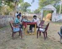 ग्रामीण क्षेत्रों में एसआईआर फॉर्म बना जी का जंजाल, कम पढ़े-लिखे लोग दर-दर भटकने को मजबूर