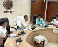 जिलाधिकारी ने मतदेय स्थलों के सम्भाजन और समायोजन हेतु राजनैतिक दलों के साथ की बैठक