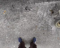 मानको की धज्जियां उड़ाकर कर बनी रातों-रात सड़क 