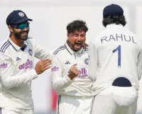 कुलदीप का जादू, आखिरी सत्र में लड़खड़ाई दक्षिण अफ्रीका: भारत की दिन के अंत में दमदार वापसी