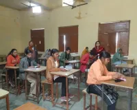 चित्रकला परीक्षा में पंजीकृत एकमात्र छात्र नहीं आया परीक्षा देने ,महाविद्यालय स्टाफ करता रहा इंतजार