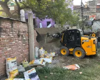 नगर निगम ने गोविन्द नगर पार्क के अतिक्रमण व कब्जे पर चलाया बुलडोजर