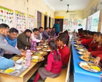 गुणवत्ता समन्वयक ने बच्चों के बीच मनाया अपना जन्मदिन