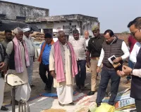 जिलाधिकारी ने राजकीय धान क्रय केन्द्र जंगीगंज एवं जंगीगंज प्रथम का किया औचक निरीक्षण