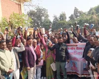 कोटेदारों अपनी समस्याओं को लेकर जिलापूर्ति अधिकारी को ज्ञापन सौंपा किया जोरदार प्रदर्शन