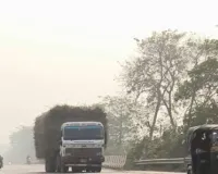 नहीं रुक रहा है ओवरलोड ओवर हाइट गन्ना ट्रकों का संचालन कभी घट सकती है बड़ी दुर्घटना प्रशासन मौन