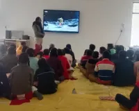 राजकीय हाईस्कूल पहितीपुर में मिशन शक्ति कार्यक्रम के अन्तर्गत दिखाया गया मिशन चंद्रयान का वीडियो