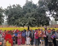 प्रधान प्रतिनिधि अनिल सिंह ने अपने जन्मदिन पर गरीबों को वितरित किया ऊनी कंबल