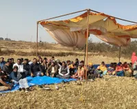 एनटीपीसी और ट्रांसपोर्टिंग कंपनी की निष्क्रियता से आक्रोशित विस्थापित समिति ने कार्य किया ठप 