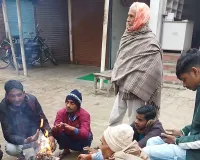 kushinagar : भीषण ठंड से राहत के लिए जटहां बाजार में अलाव की व्यवस्था 