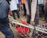 बीमारी और आर्थिक तंगी से जूझ रही महिला ने कुएँ में लगाई छलांग