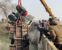 बिधनू में ट्रैक्टर ट्राली नहर में गिरी,चालक लापता, गोताखोर तलाश में जुटे