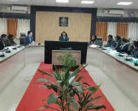 डीएम की अध्यक्षता में कर-करेत्तर एवं सीएम डैशबोर्ड पर राजस्व कार्यों की समीक्षा