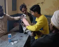 पुआल का भूसा बनाते वक्त युवक का हाथ मशीन में फंसा, गंभीर रूप से घायल