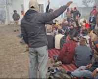 महाराजगंज : जे एच बी सुगर मिल के कर्मचारियों का धरना प्रदर्शन