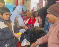 भीषण ठंड कोहरे में भी नहीं डिगी आस्था, मौनी अमावस्या पर नैमिष में उमड़ी श्रद्धालुओ की भीड़ 