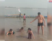 मौनी अमावस्या के पावन पर्व पर  श्रद्धालुओं अरैल घाट पर लगाई आस्था की डुबकी 