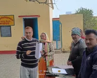 सोनभद्र मतदाता पुनरीक्षण में लापरवाही पर जिलाधिकारी सख्त, केकराही करमा बूथ का किया औचक निरीक्षण