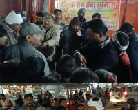 ओबरा श्री राम सेवा समिति का खिचड़ी मिशन जारी, एसआई रामलोचन ने भी बँटाया हाथ सेवा और स्वच्छता की दिखी मिसाल