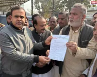 गोरखपुर: इंदिरा गांधी की प्रतिमा व चौराहे का नाम बदलने की साजिश के खिलाफ कांग्रेस का उग्र विरोध