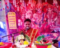 श्रीमद् भागवत कथा में ब्रह्मा जी द्वारा सृष्टि की उत्पत्ति का प्रसंग सुन श्रोता हुए मंत्र मुग्ध।