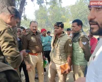 ट्रक्टर से मिक्सर मशीन ले जाते समय ढलाई मशीन के पलटने से एक मजदूर की मौत एक घायल