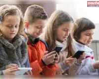 क्या बच्चों को सोशल मीडिया से दूर रखना समाधान है?