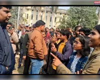 दिशा छात्र संगठन के छात्रों पर जानलेवा हमला करने वालो पर एफ़आईआर करवाने के लिए चीफ़ प्राक्टर को ज्ञापन प्रदर्शन।