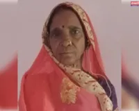 घर के सामने खड़ी महिला को ट्रक ने रौंदा