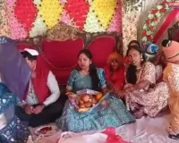 तीसरी शादी करते समय दूसरी पत्नी ने पति को दबोचा पहली पत्नी से तलाक़