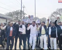 यूजीसी के नए नियमों के समर्थन में अधिवक्ताओं का प्रदर्शन, राष्ट्रपति को संबोधित ज्ञापन सौंपा