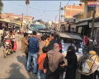 ई-रिक्शा चालक और यात्री के बीच जमकर हुई मारपीट इलाके में चर्चा का माहौल