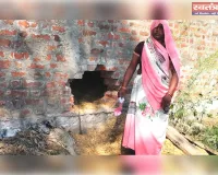 सेंधमारी कर लाखों के जेवरात व कीमती सामान उड़ा ले गये चोर